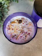 Load image into Gallery viewer, Leo Zodiac Candle 9.5oz - Treasures of The Moon