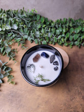 Load image into Gallery viewer, Bookish Candles: Hunt from Crescent City